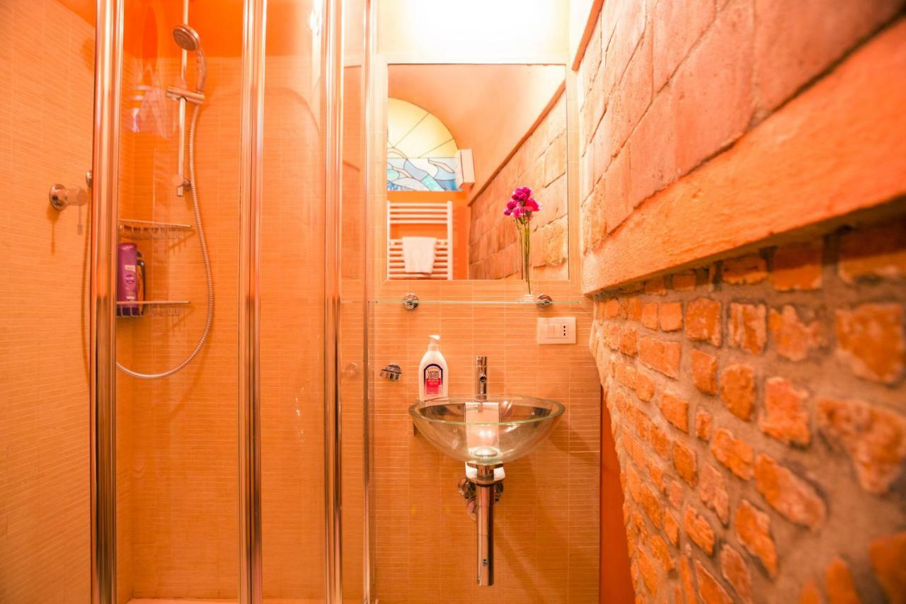 Art Apartment Vicolo Del Panico Florence Ngoại thất bức ảnh