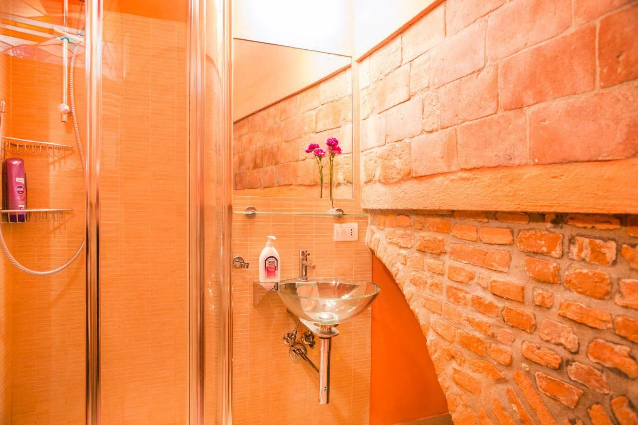 Art Apartment Vicolo Del Panico Florence Ngoại thất bức ảnh