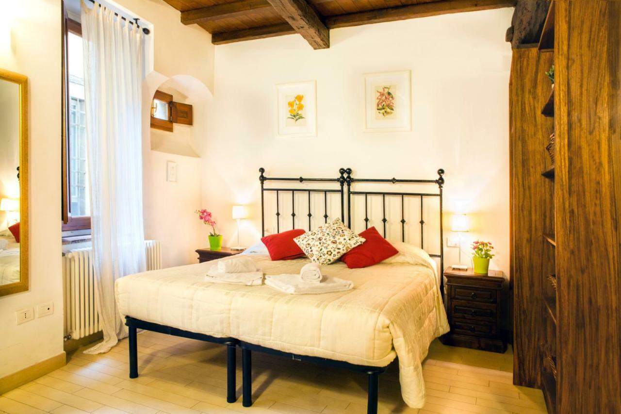 Art Apartment Vicolo Del Panico Florence Ngoại thất bức ảnh